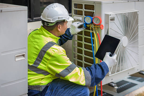 Professional Hvac Installation technician working in Laton, CA
